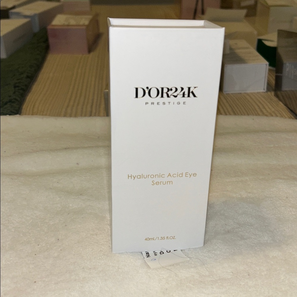 D'Or Skincare Hyaluronic Acid Eye Serum - White and Gold